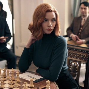 profumi e serie tv - la regina degli scacchi