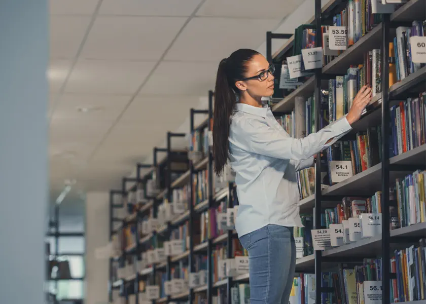 Archivista bibliotecario (2AB)